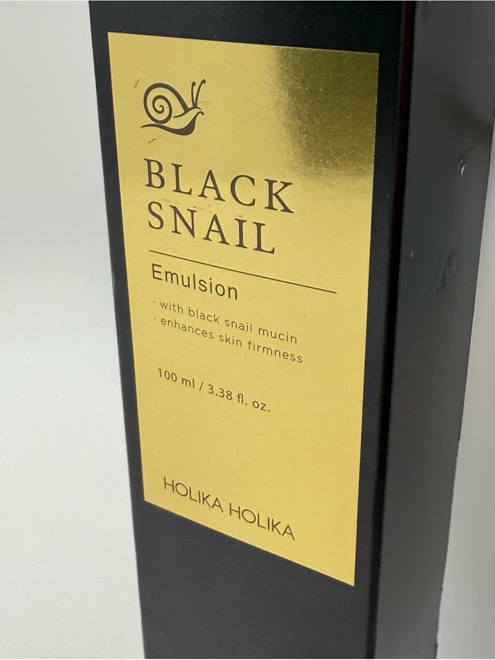 Holika Holika Black Snail Emulsion - Black & Gold - Picture 2 of 4